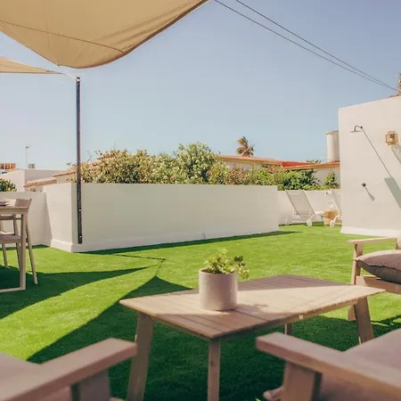 Gaia House - Exclusive & Free Parking בית נופש *