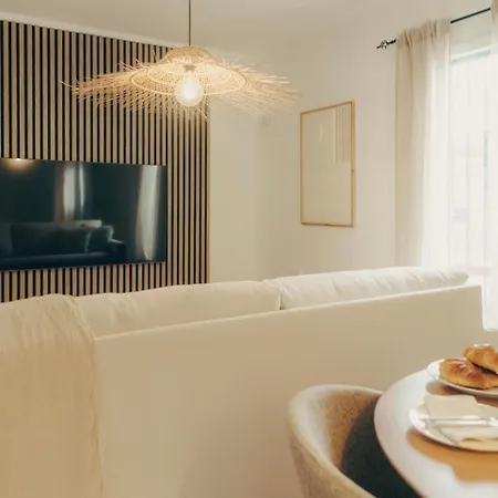 Gaia House - Exclusive & Free Parking Holiday home *