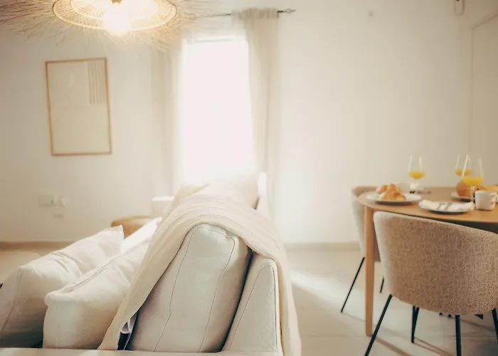 Gaia House - Exclusive & Free Parking *