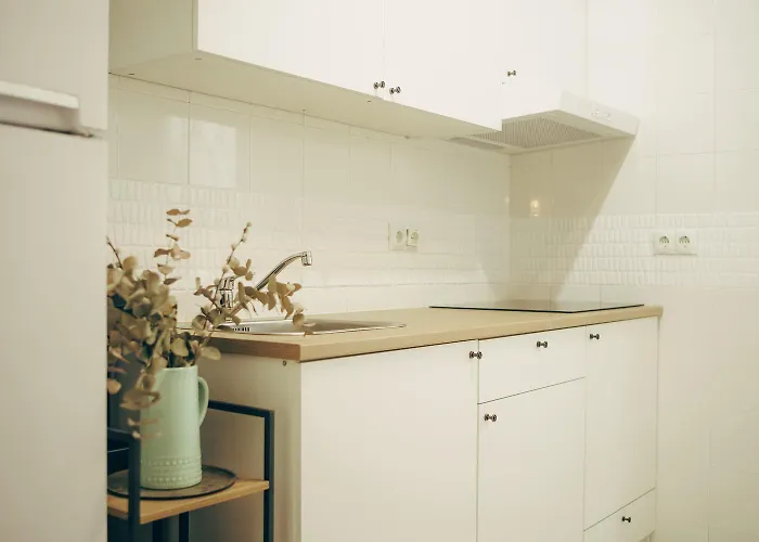 Gaia House - Exclusive & Free Parking